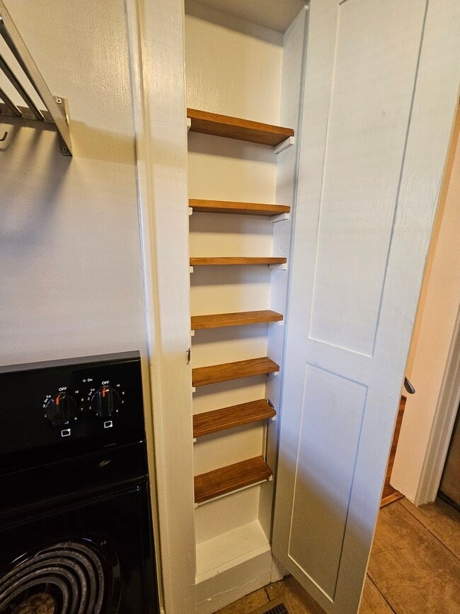 Building Photo - Westmoreland1132