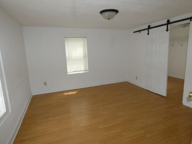 Building Photo - 107 Pearl St