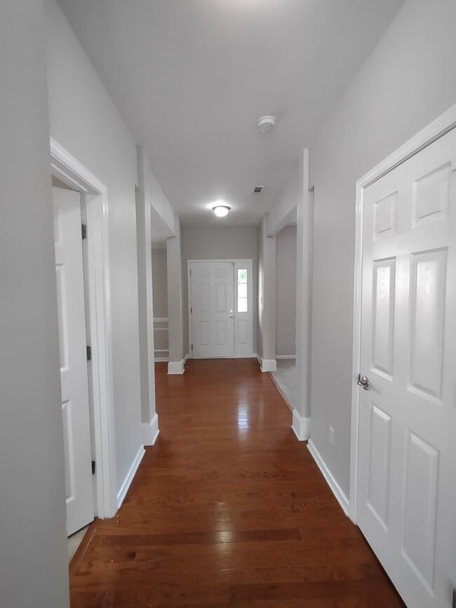 Building Photo - Beautiful Home located in the McCoy Crossing Community!