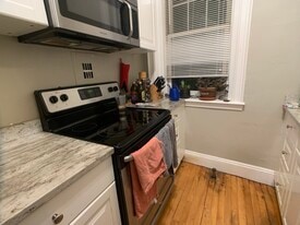 Building Photo - 52 Strathmore Rd