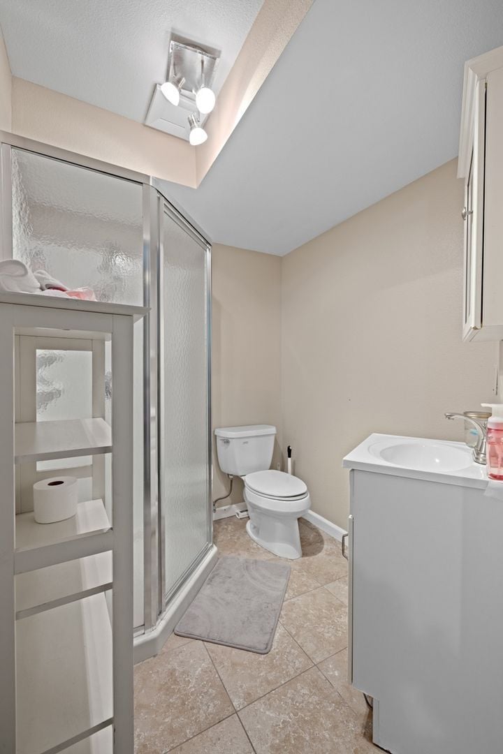 Building Photo - 2780 Perry St