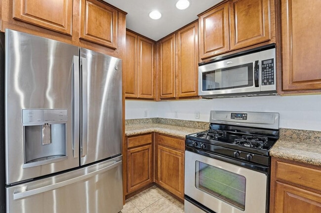 Building Photo - 5450 E Deer Valley Dr