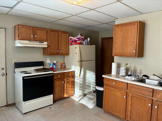 Building Photo - 2 bed 1 bath near UWEC area!