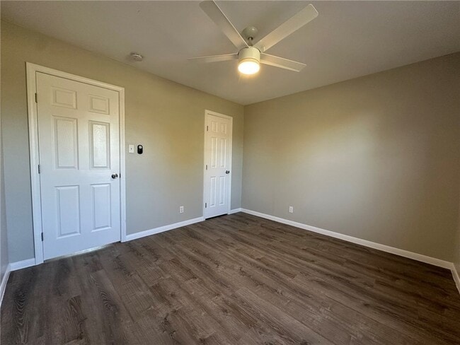 Building Photo - 3152 Meadow Ln