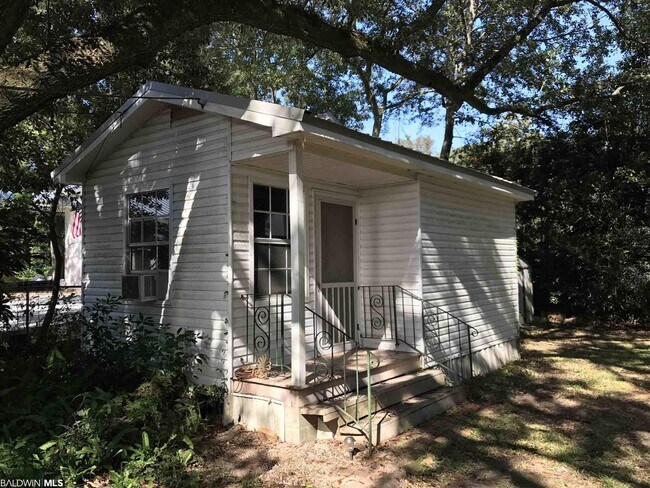 Building Photo - 523 Stimpson Ave