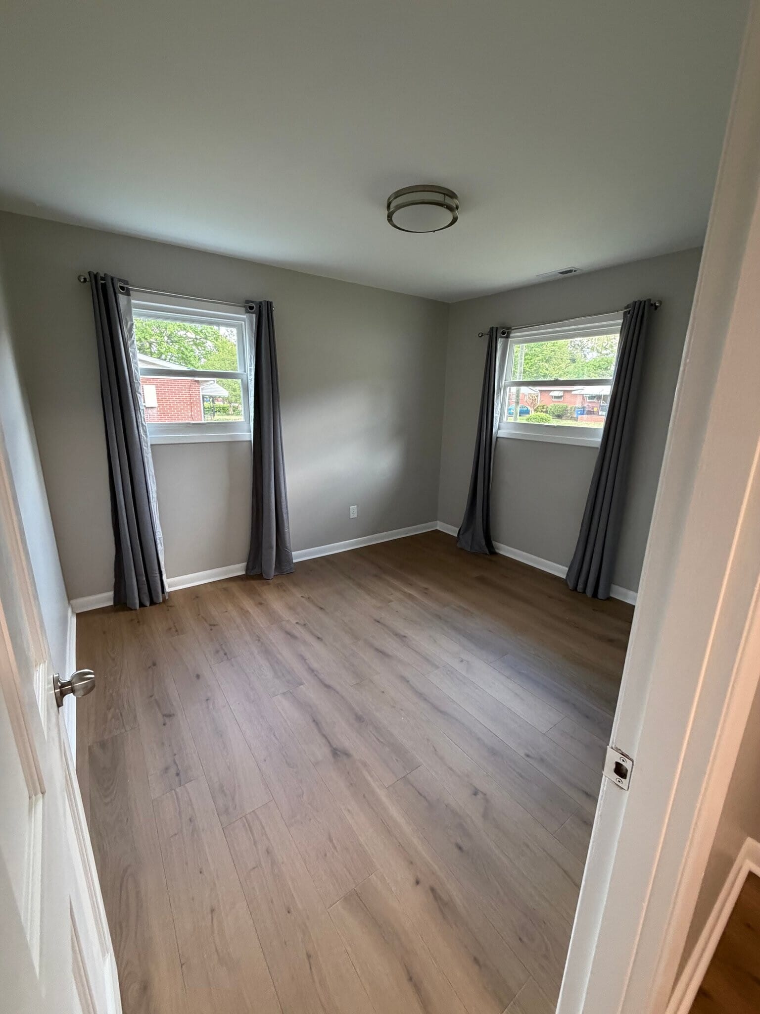 Building Photo - 1924 Hadley Rd