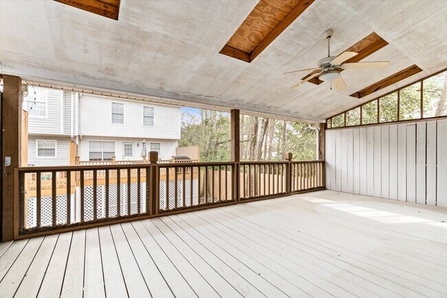 Building Photo - 270 Hillcrest Rd