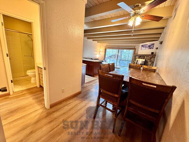 Building Photo - 3 Bedroom in Central Location in Incline! - Dog upon Approval!