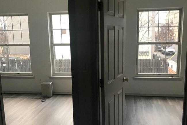 1st floor bedrooms - 114 Front St