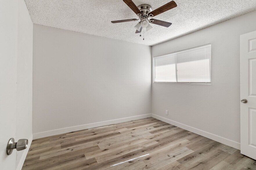 Building Photo - 1050 Gaviota Ave
