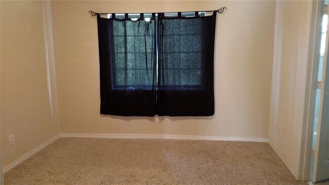 Building Photo - 30105 Mossbank Dr