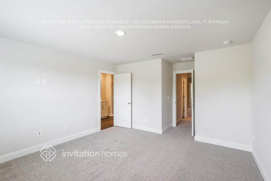 Building Photo - 239 River Rock Dr