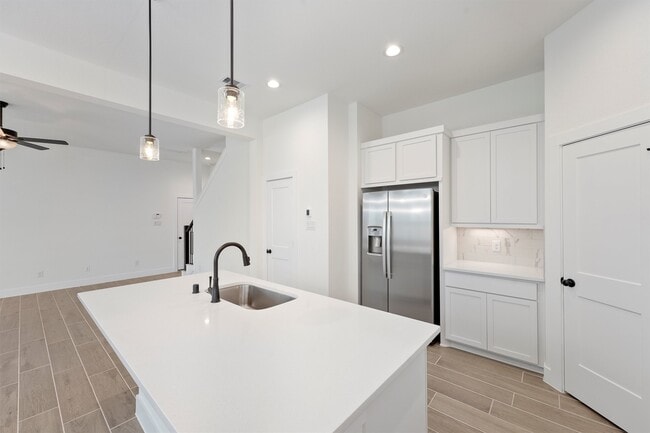 Building Photo - 21118 Medina River Dr