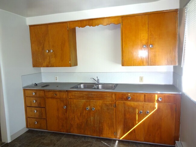 Building Photo - 655Mayfair - FH