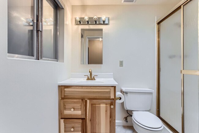 Building Photo - Single Family Home in West Linn with a Won...