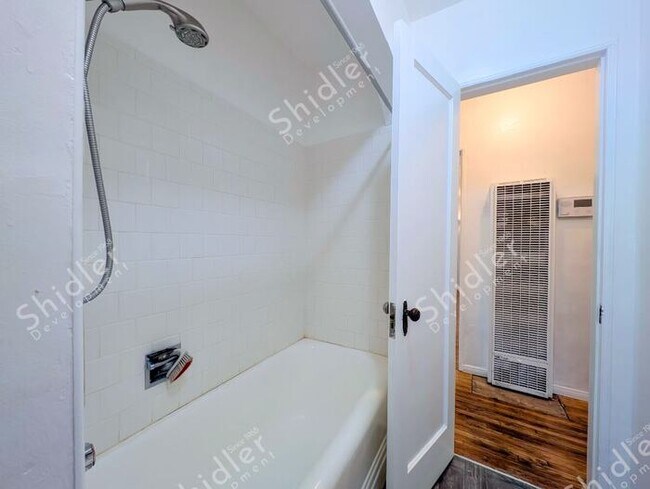 Building Photo - 2 Bedroom 1 Bath and 2 Massive Yard in North San Bernardino