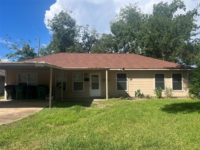 Primary Photo - 5735 Kenilwood Dr