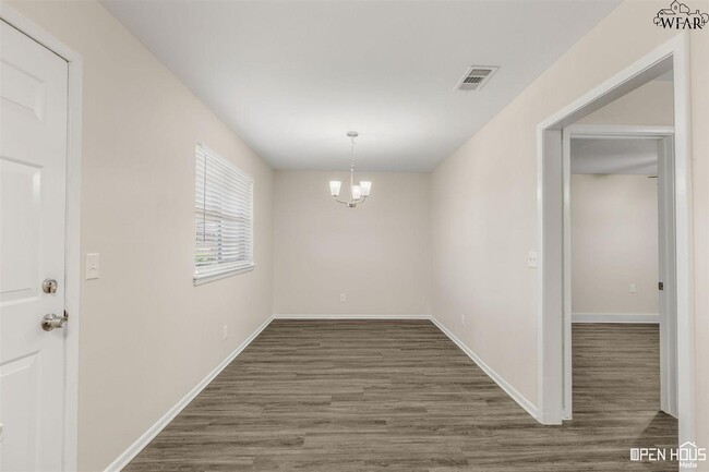 Building Photo - 4728 Eden Ln