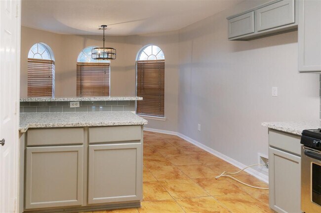 Building Photo - 6510 Larissa Cir
