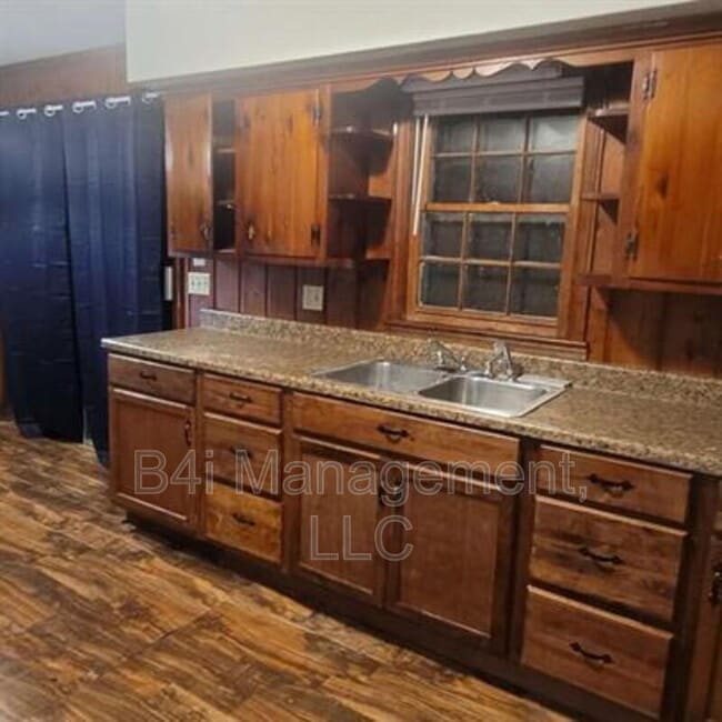 Building Photo - 2120 Milano Dr