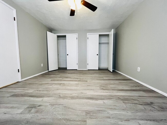 Building Photo - Beautifully Updated 2BD 1BA, Two-Story Dup...