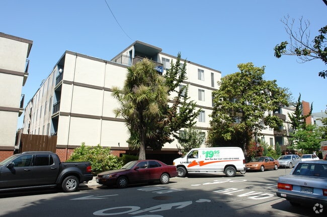 Primary Photo - 2520 Hillegass Ave