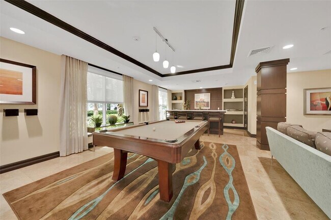 Building Photo - 2421 NE 65th St