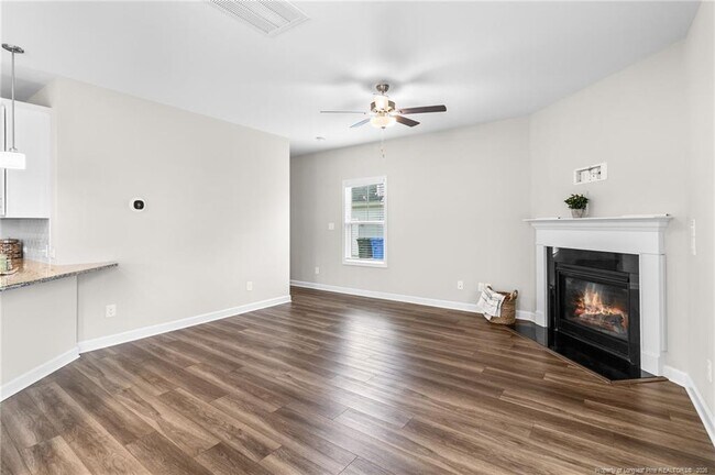 Building Photo - 1319 Water Leaf Dr