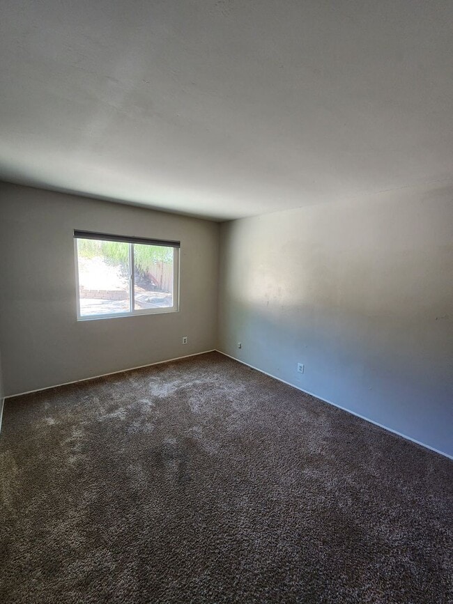 Building Photo - 3BR/2BA Single Family House