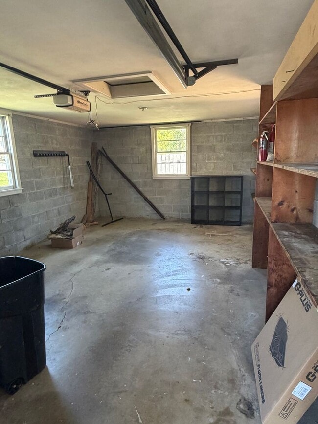 Building Photo - Beautiful Home with a One Car Garage