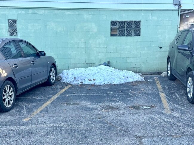 Building Photo - 424 Elgin Ave