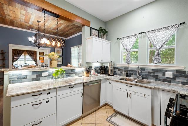 Building Photo - 809 SW 5th Ave