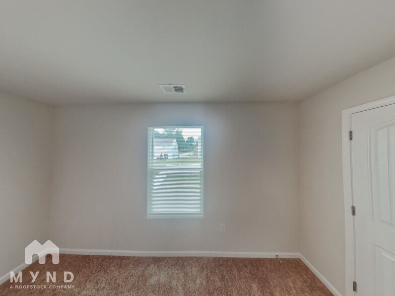 Building Photo - 3322 Brighton Dr