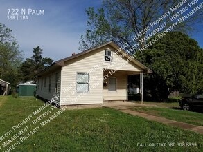 Building Photo - 722 N Palm-