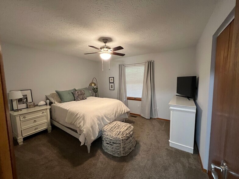 Bed Room 1 - 612 Acorn Pl