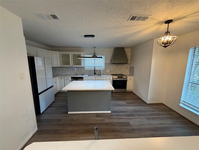 Building Photo - 2644 Hadley Cir