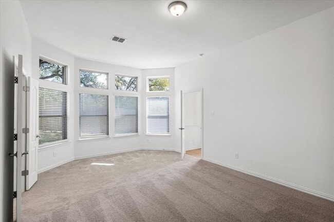 Building Photo - 1425 Cole Ests Dr