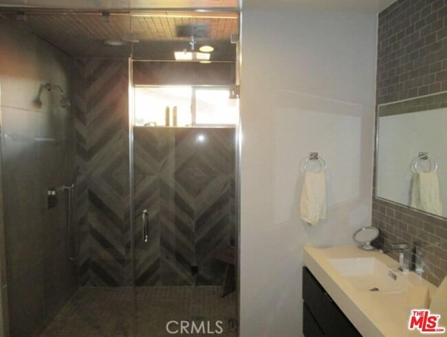 Building Photo - 6008 Chariton Ave