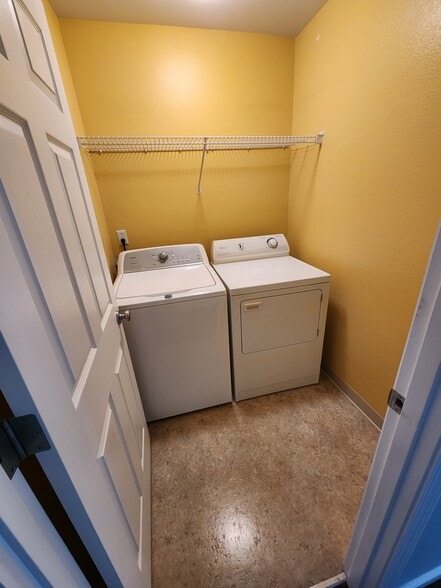 Building Photo - 2718 NW 118th Cir