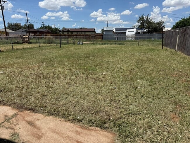 Building Photo - 319 E 29th St