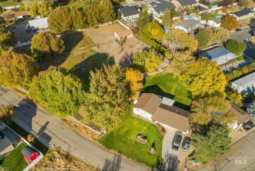 Property from 30 feet - 2370 S Three Mile Creek Way