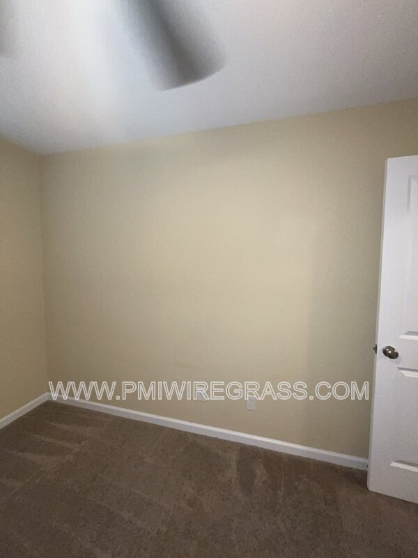 Building Photo - 214 Winterberry Way