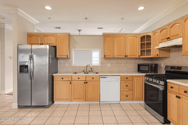 Building Photo - 133 Herlil Cir