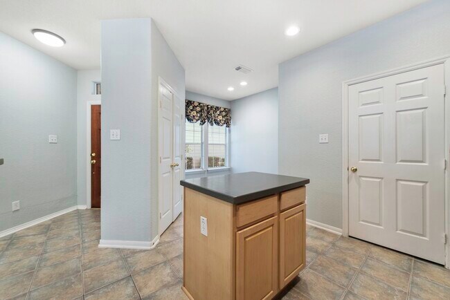 Building Photo - 99 E Greenhill Terrace Pl