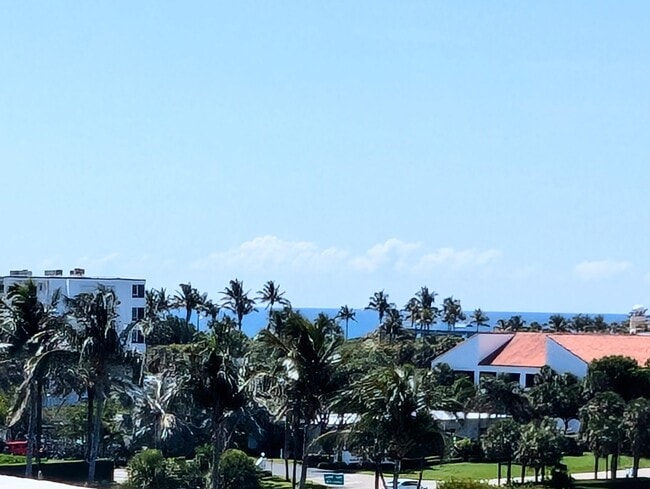 Building Photo - 2840 S Ocean Blvd