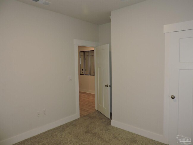 Building Photo - 5851 Sargassum Ln