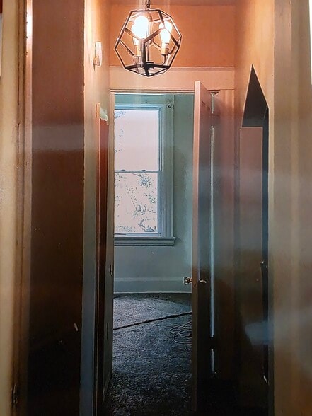 Building Photo - 735 E Mitchell Ave