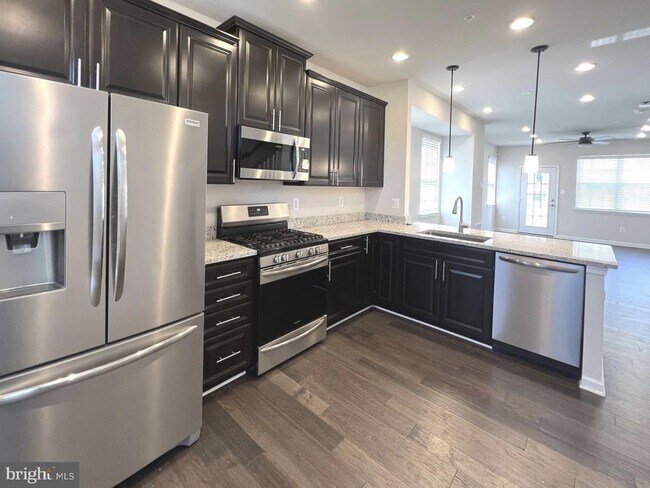 Building Photo - 7801 Rosella Ln