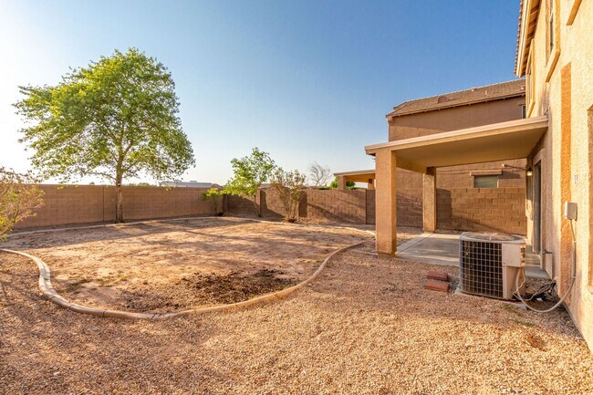 Building Photo - Beautiful 4 Bedroom Home in Johnson Ranch!