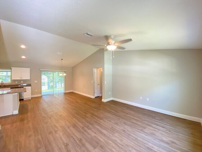 Building Photo - Beautiful home in Citrus Springs.